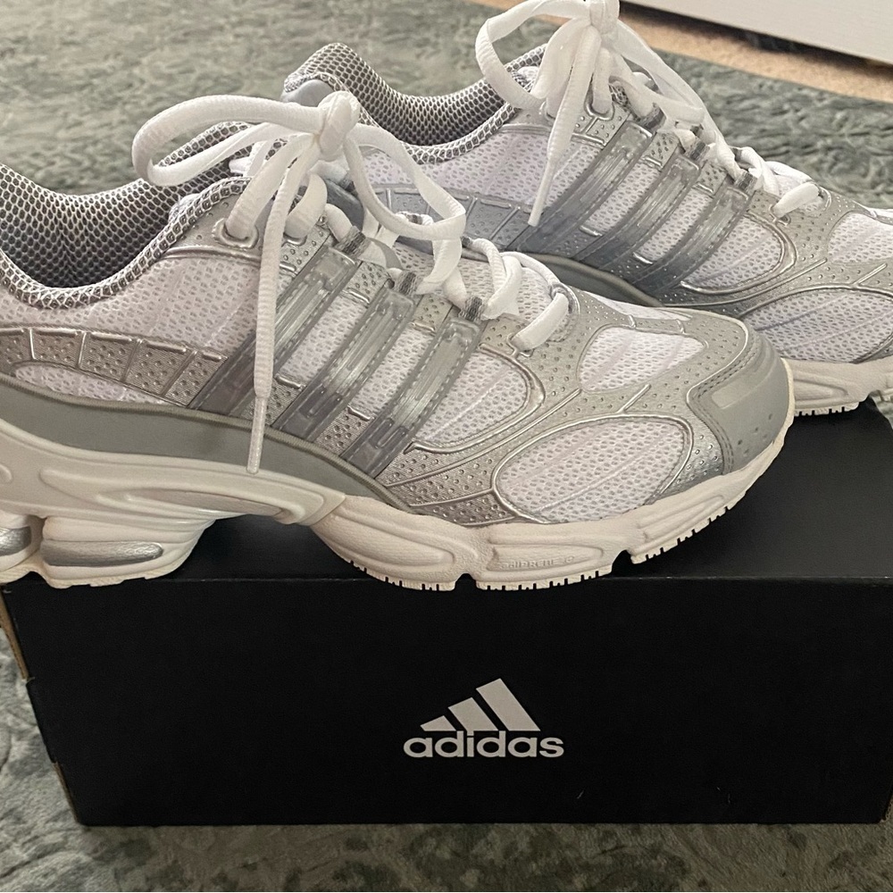 Adidas Originals Oswego Pro Trendy Sporty Sneakers - Picture 7 of 9